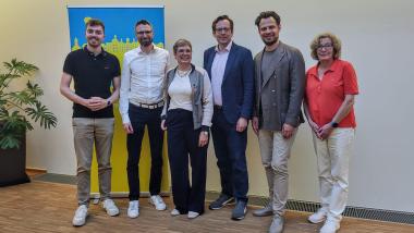 Die Spitzenkandidaten um Dorothee Wasmuth (3.v.l.) und Bürgermeisterkandidat Alexander Felsch (4. v.l.)